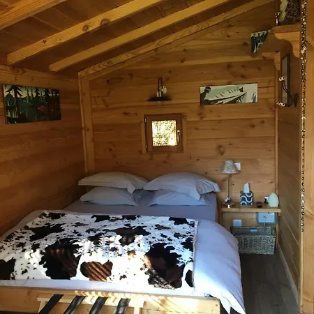 La Dans Les Arbres Bed & Breakfast Saint-Jean-dʼAulps