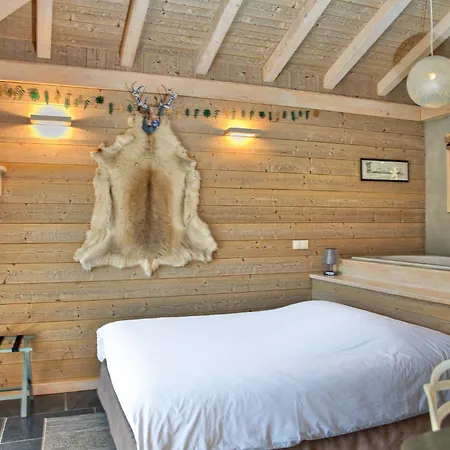 La Dans Les Arbres Bed & Breakfast 3*