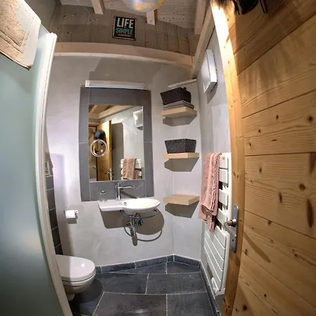 Bed & Breakfast La Dans Les Arbres Saint-Jean-dʼAulps