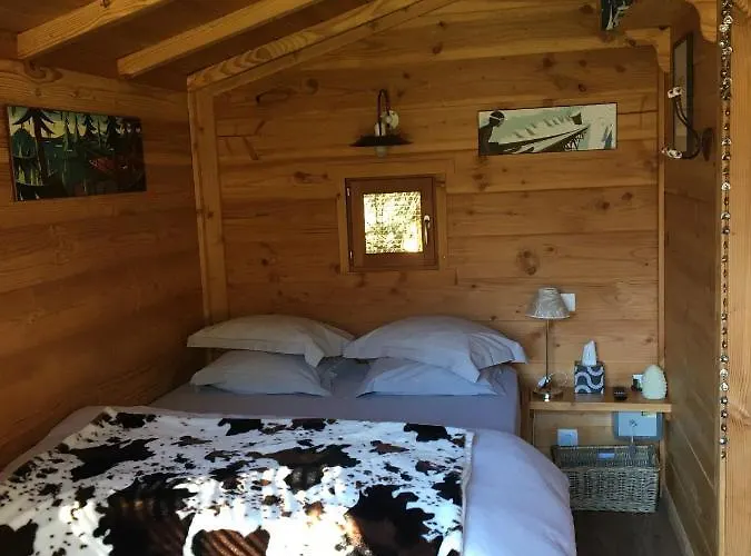 La Dans Les Arbres Bed & Breakfast Saint-Jean-dʼAulps